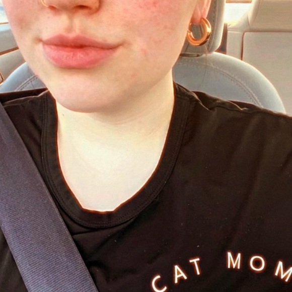 Meet your Posher, Becca - Picture 4 of 5